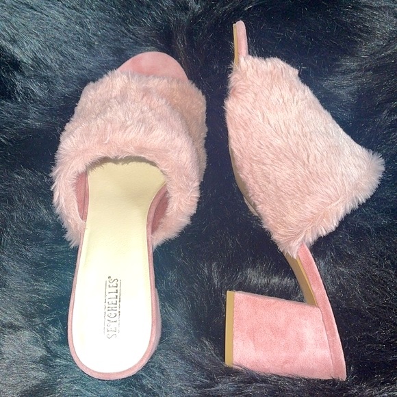Seychelles Limited Edition Soft Pink Faux Fur & Suede Adapt Sandles SZ 10 NWTIB - Picture 6 of 7